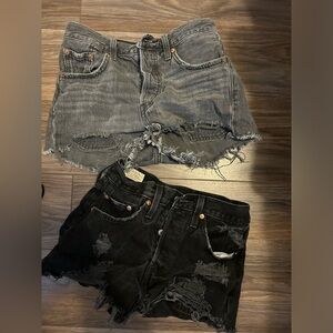 3 short levis